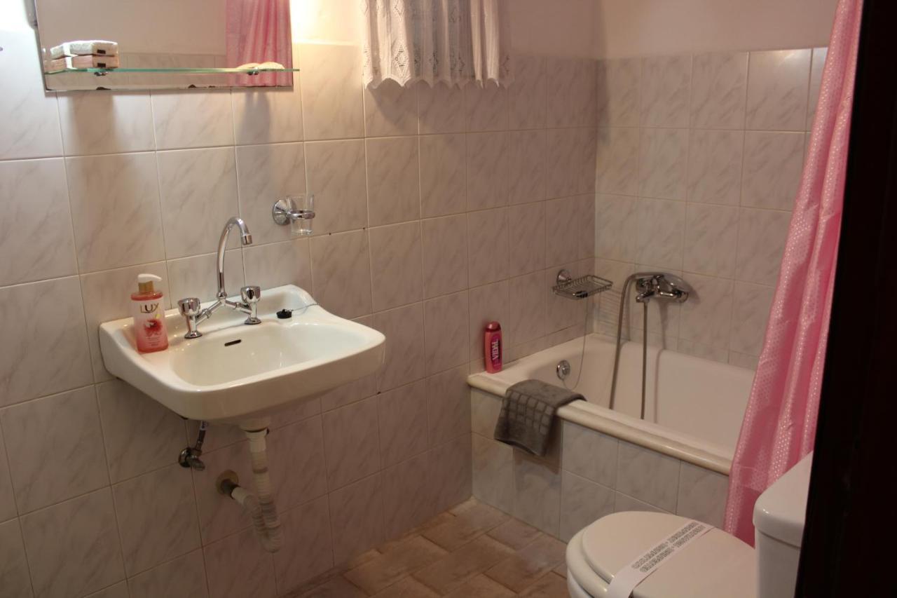 Aaron Apartments Ферма Екстер'єр фото