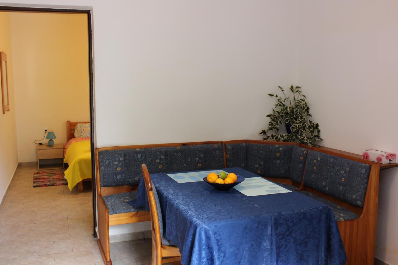 Aaron Apartments Ферма Екстер'єр фото